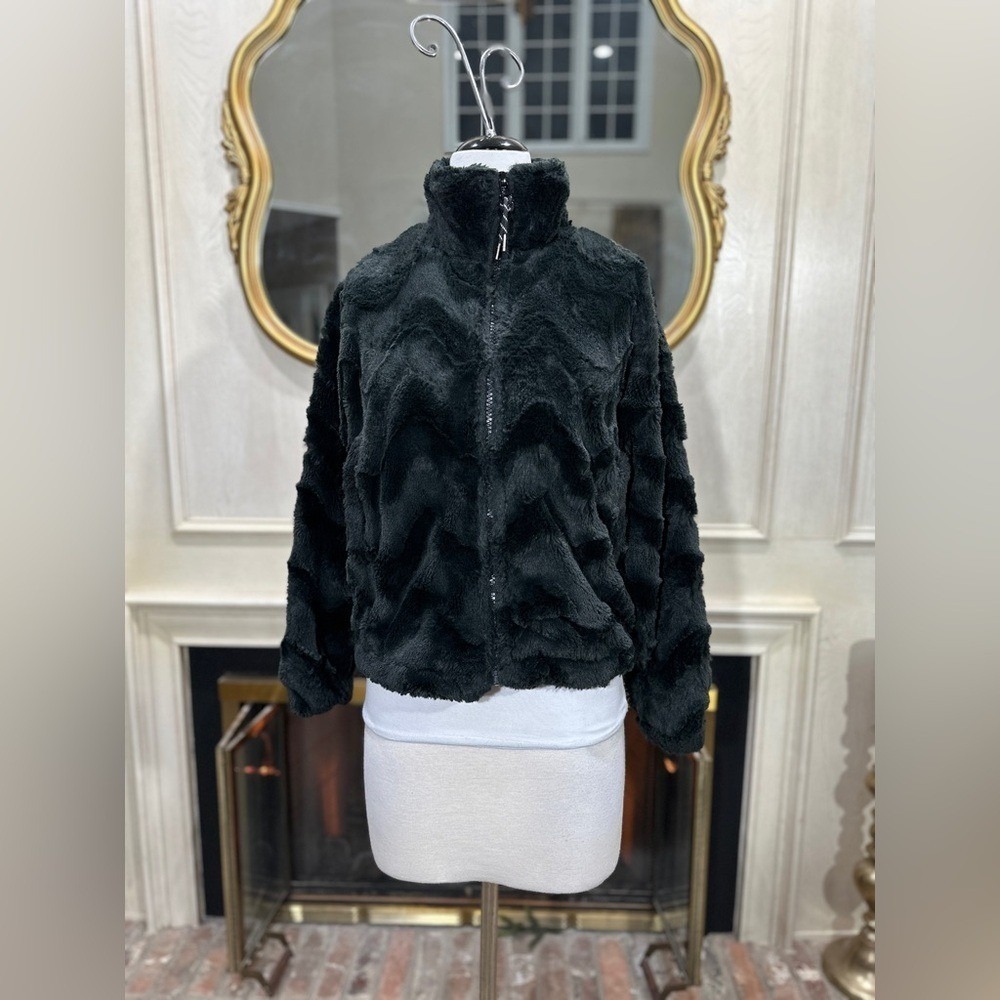 Urban Outfitters Faux Fur Jacket Size S Black Cropped Mob Wife‎ Indie Sleaze - Picture 3 of 12